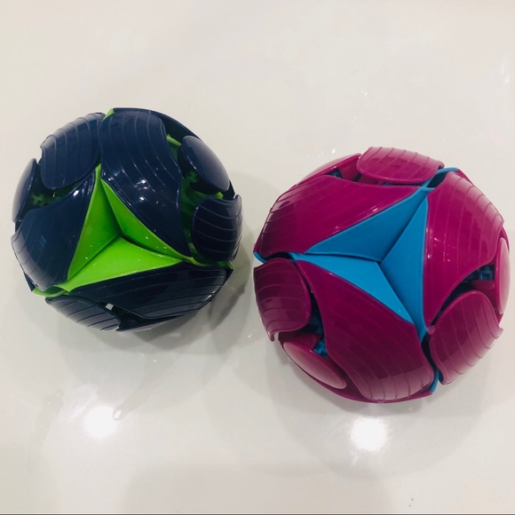 New with tags Switch Pitch set of 2 spheres - Picture 2 of 6